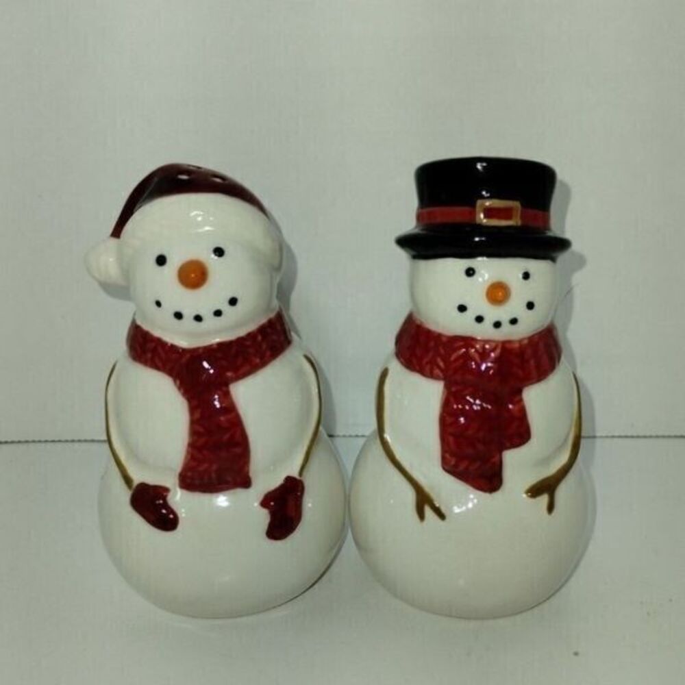 CHRISTMAS SALT & PEPPER SHAKER  SET MR & MRS‎ FROSTY SET 4.5"H